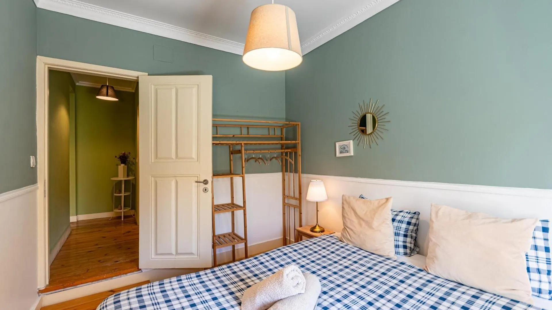 Apartment In The Typical Neighborhood- Graca Lisboa