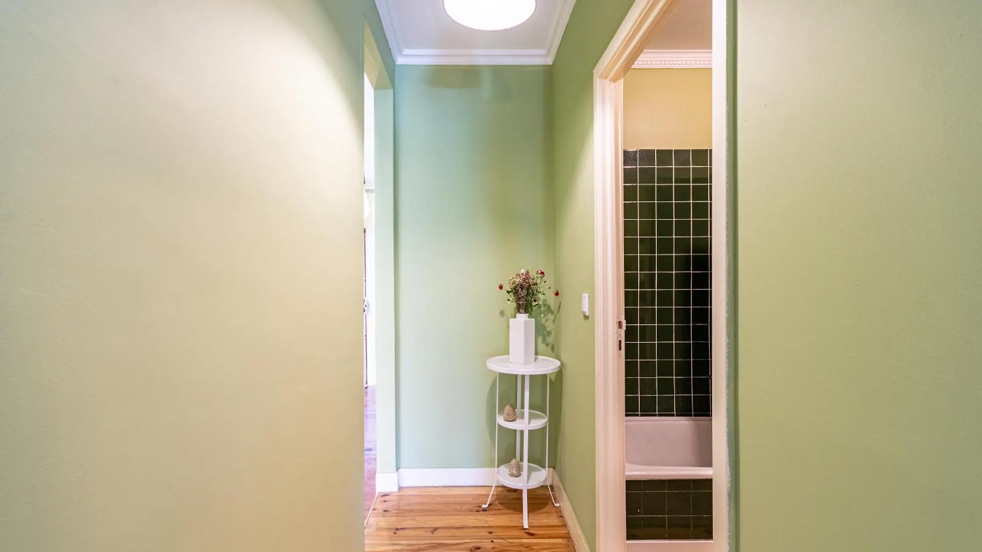 Apartment In The Typical Neighborhood- Graca Lisboa