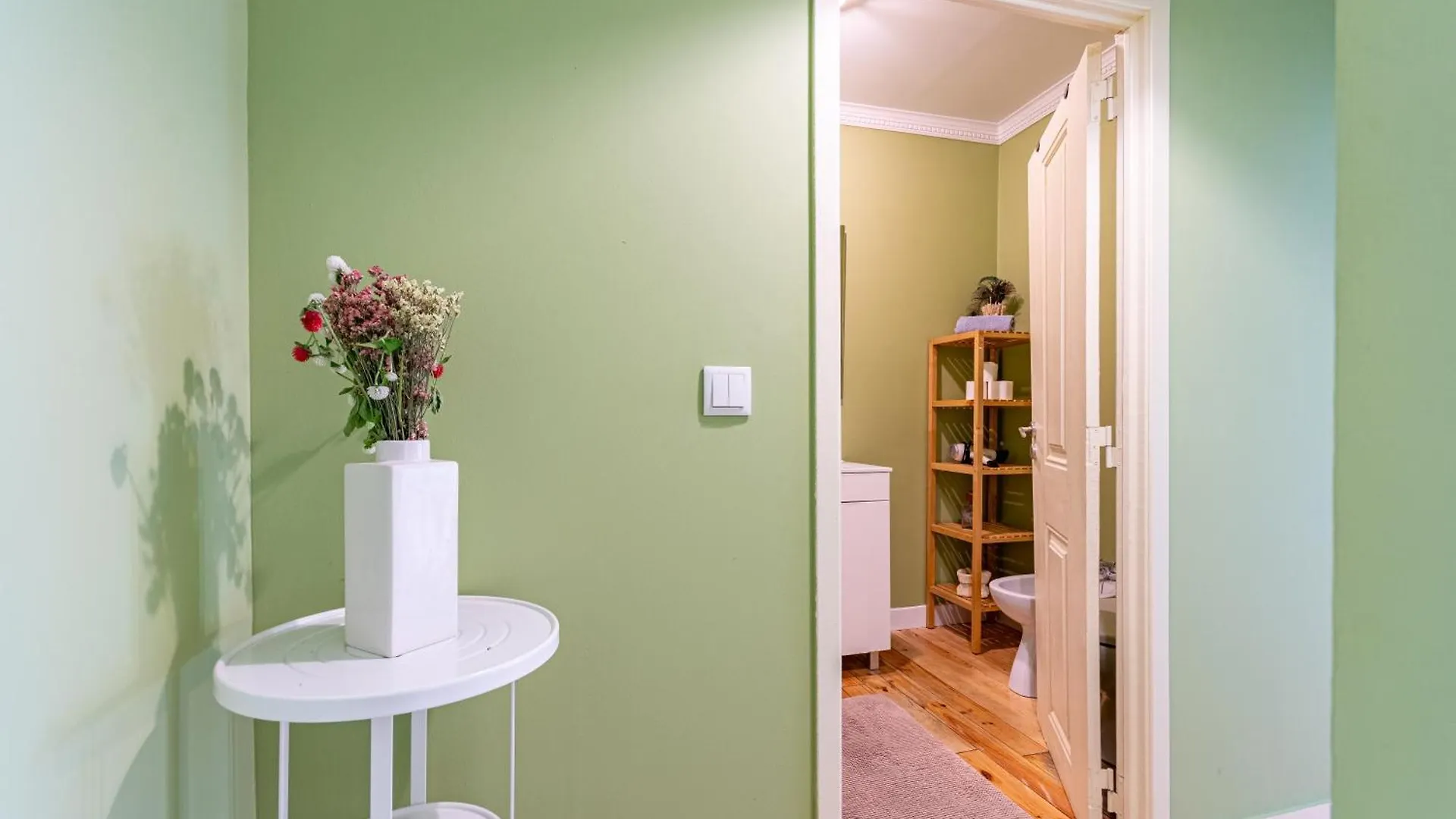 Apartment In The Typical Neighborhood- Graca Lisboa 0*,